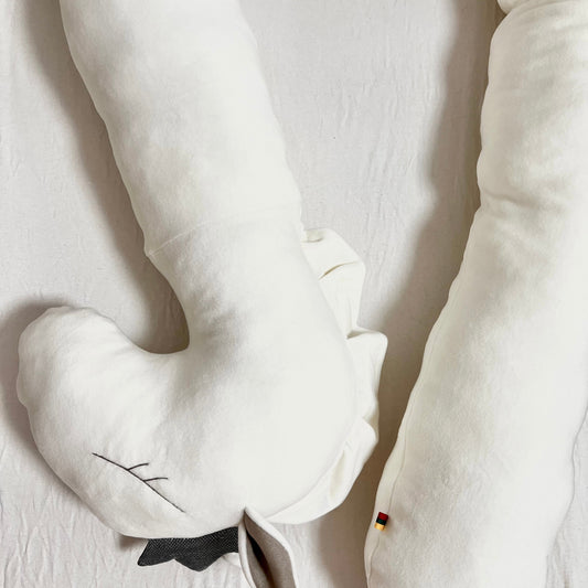 Baby Bettumrandung „Wingless Pegasus“ – Handmade, 2m Samt Weiß 🕊️