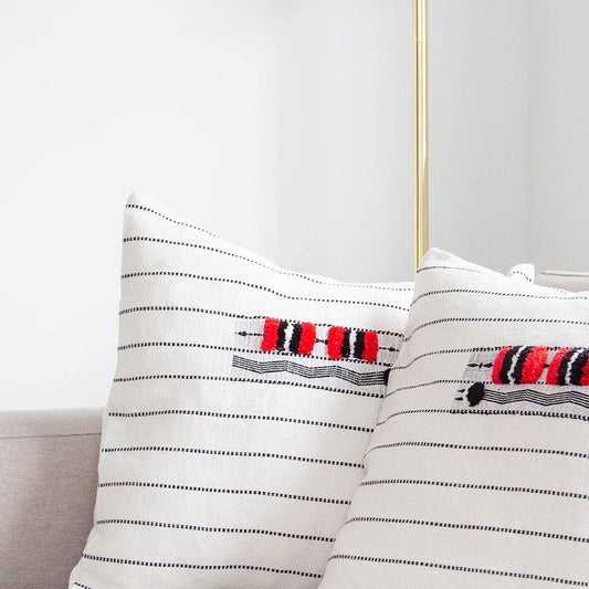 🛋️ Kissenbezug „NAGA“ – Handgewebt, fair & einzigartig 🌿