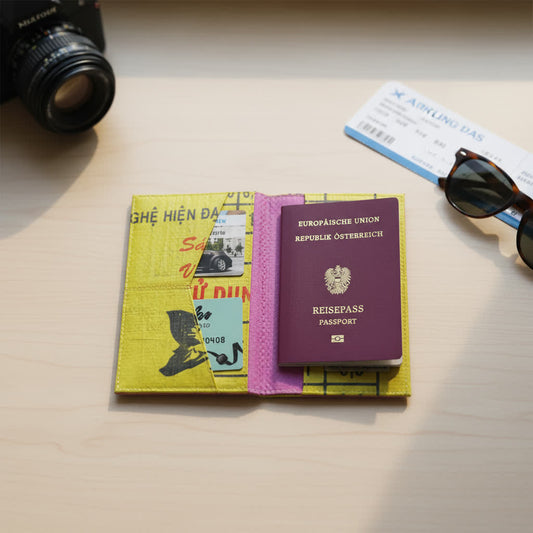 Passport Cover „WANDERLUST“ – Upcycling Reisepasshülle 🌍✈️
