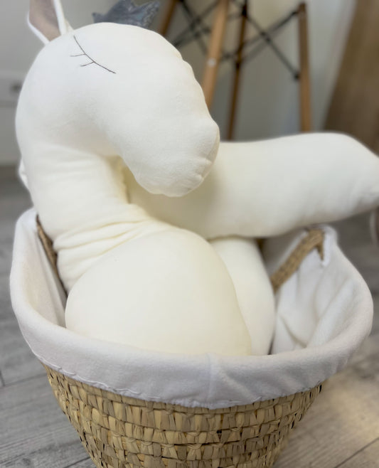 Baby Bettumrandung „Wingless Pegasus“ – Handmade, 2m Samt Weiß 🕊️