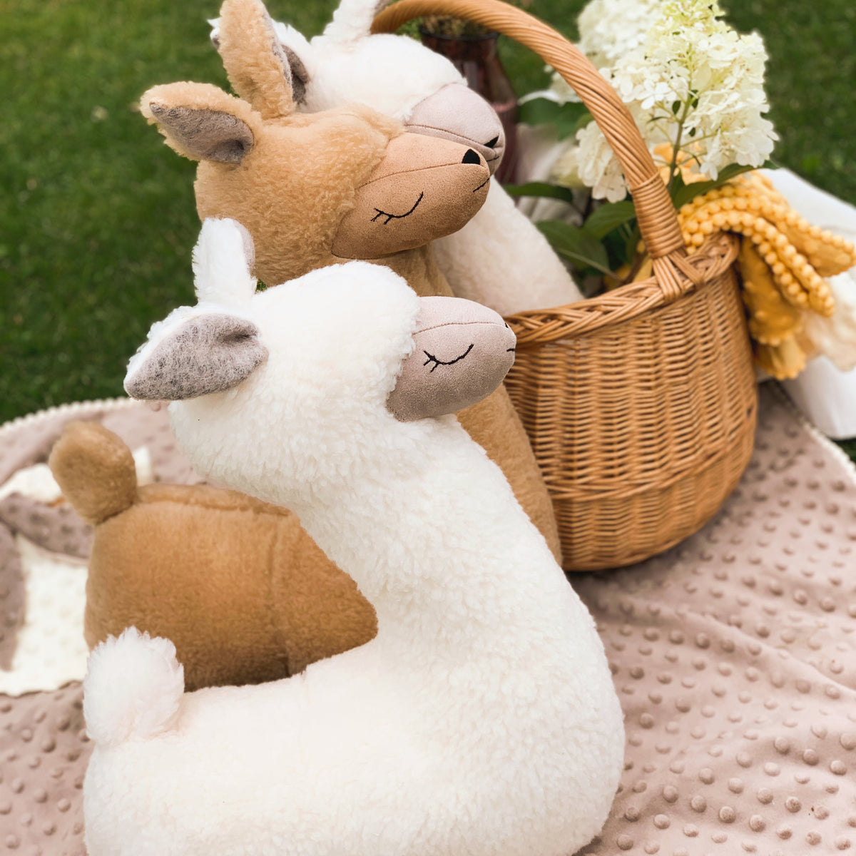 Soft Toy-Pillow „Alpaka“ 🦙✨ – Kuscheliges Kissen & Spielgefährte