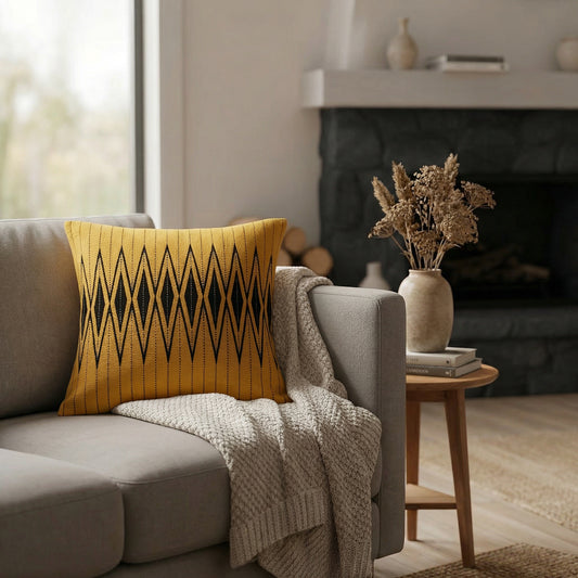 🛋️ Kissenbezug „NAGA“ Gelb/Schwarz (Set von 2) – Handgewebt & nachhaltig 🌿