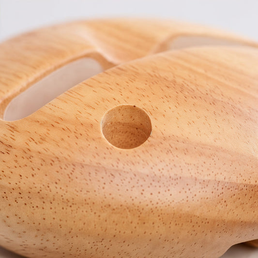 Golden Langur – Holz Phone Stand & Sound Verstärker 📱🎶🌱