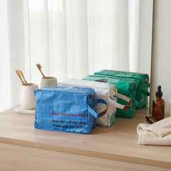🧳 Toilet Bag „WASH ME“ – Upcycling Kulturbeutel 🌍