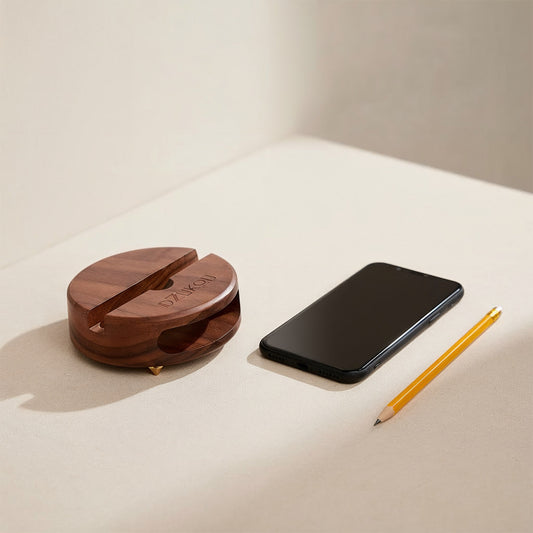 Walnut Squirrel – Holz Phone Stand & Sound Verstärker 🐿️📱🎶