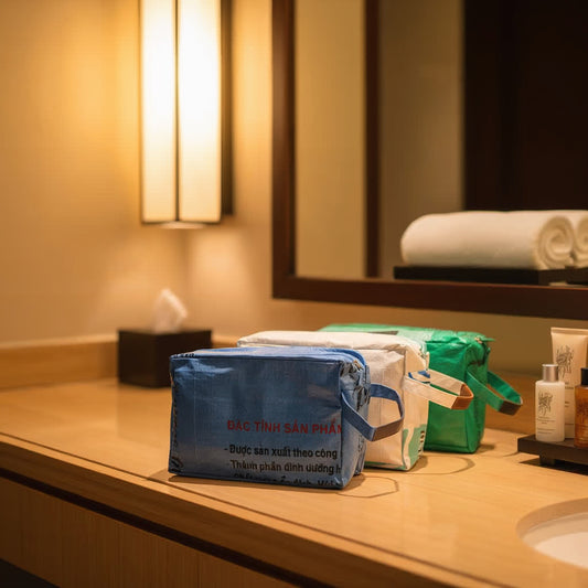 🧳 Toilet Bag „WASH ME“ – Upcycling Kulturbeutel 🌍